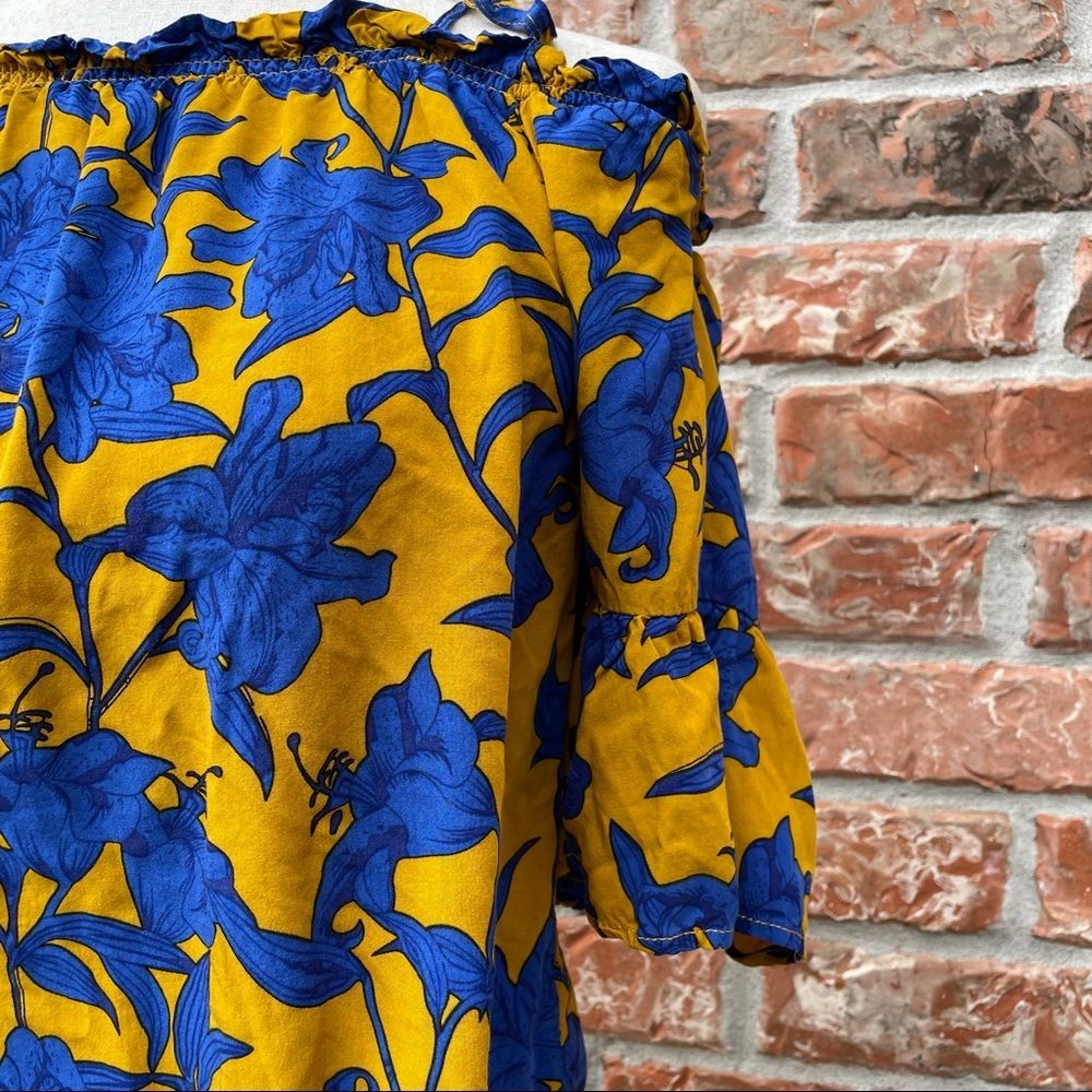 CC Boutique blue and yellow floral cold shoulder top / S / Excellent condition - Picture 9 of 11